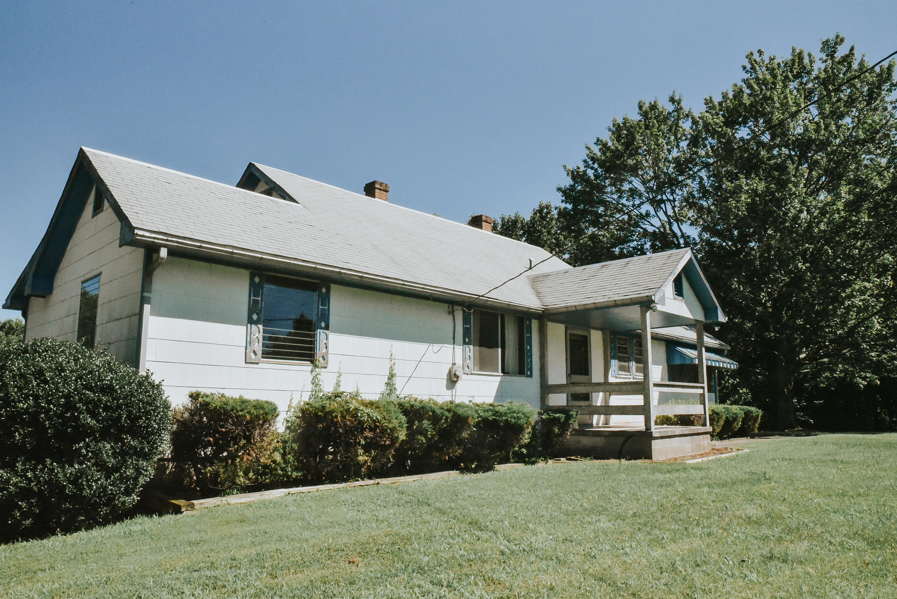 790 Winding Way Road Boones Mill, VA 24065 - Photo 3 of 20 DSC_9674