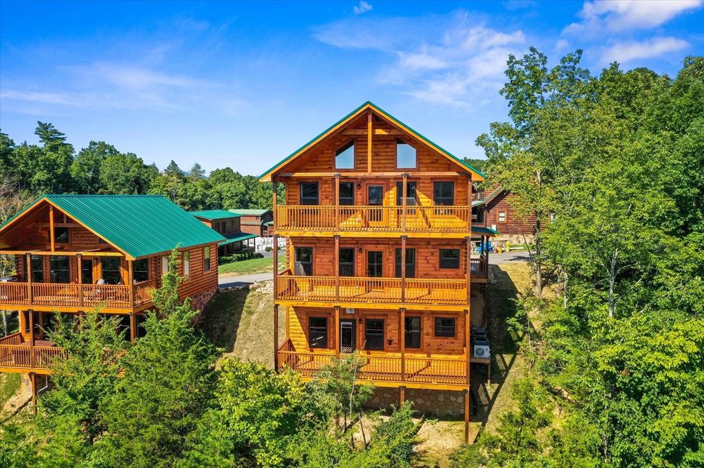 725 Blueberry Ridge Way Pigeon Forge, TN 37863 - Photo 1 of 39