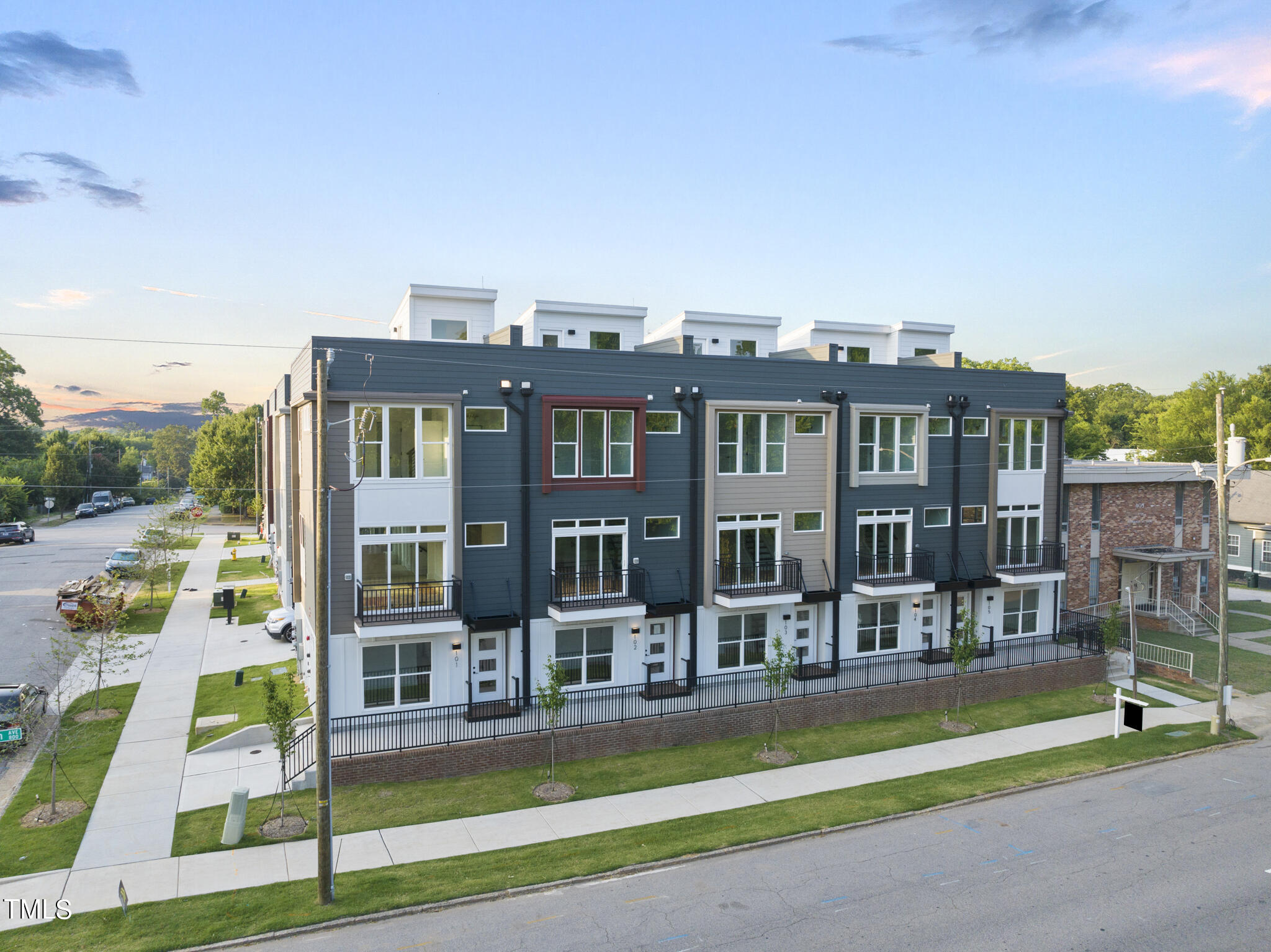 2 Seawell Avenue, Unit 105 Raleigh, NC 27601 - Photo 25 of 40 a view of multiple houses
