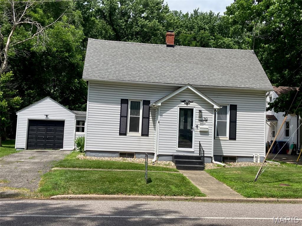 319 South Madison Street Trenton, IL 62293 - Photo 1 of 15