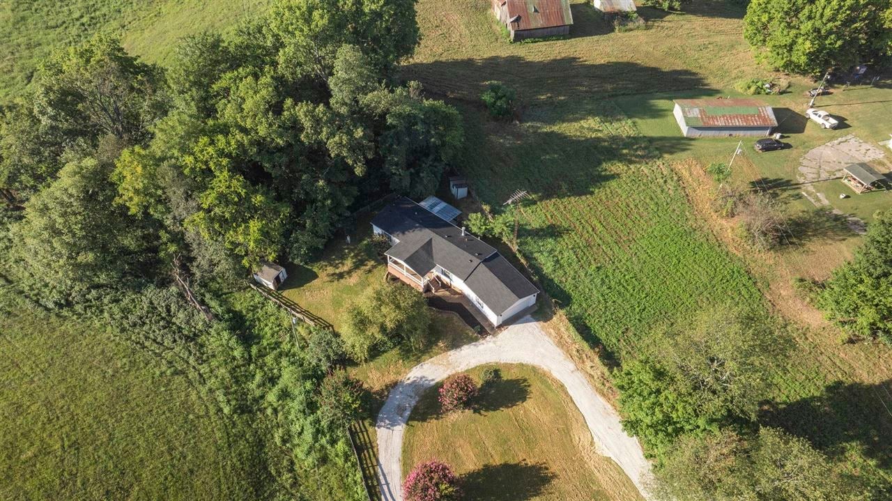 9155 Glasgow Road Smiths Grove, KY 42171 - Photo 4 of 29 Gallery Image 4