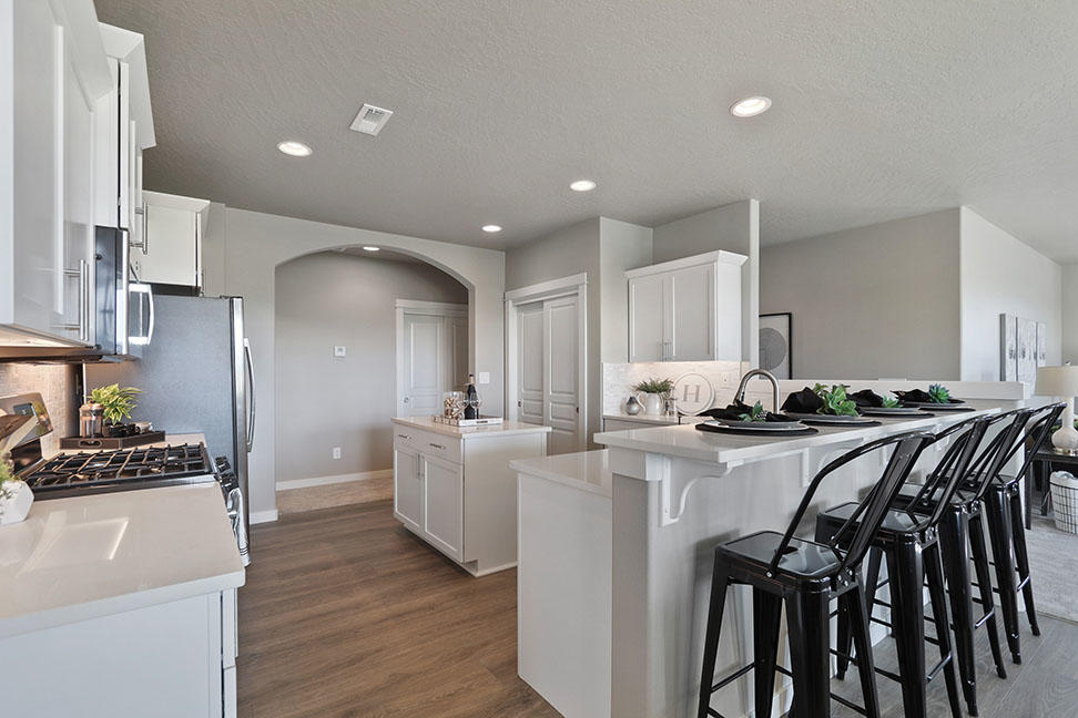 56220 Sandpiper Road Bend, OR 97707 - Photo 4 of 20 Snowbrush kitchen - web