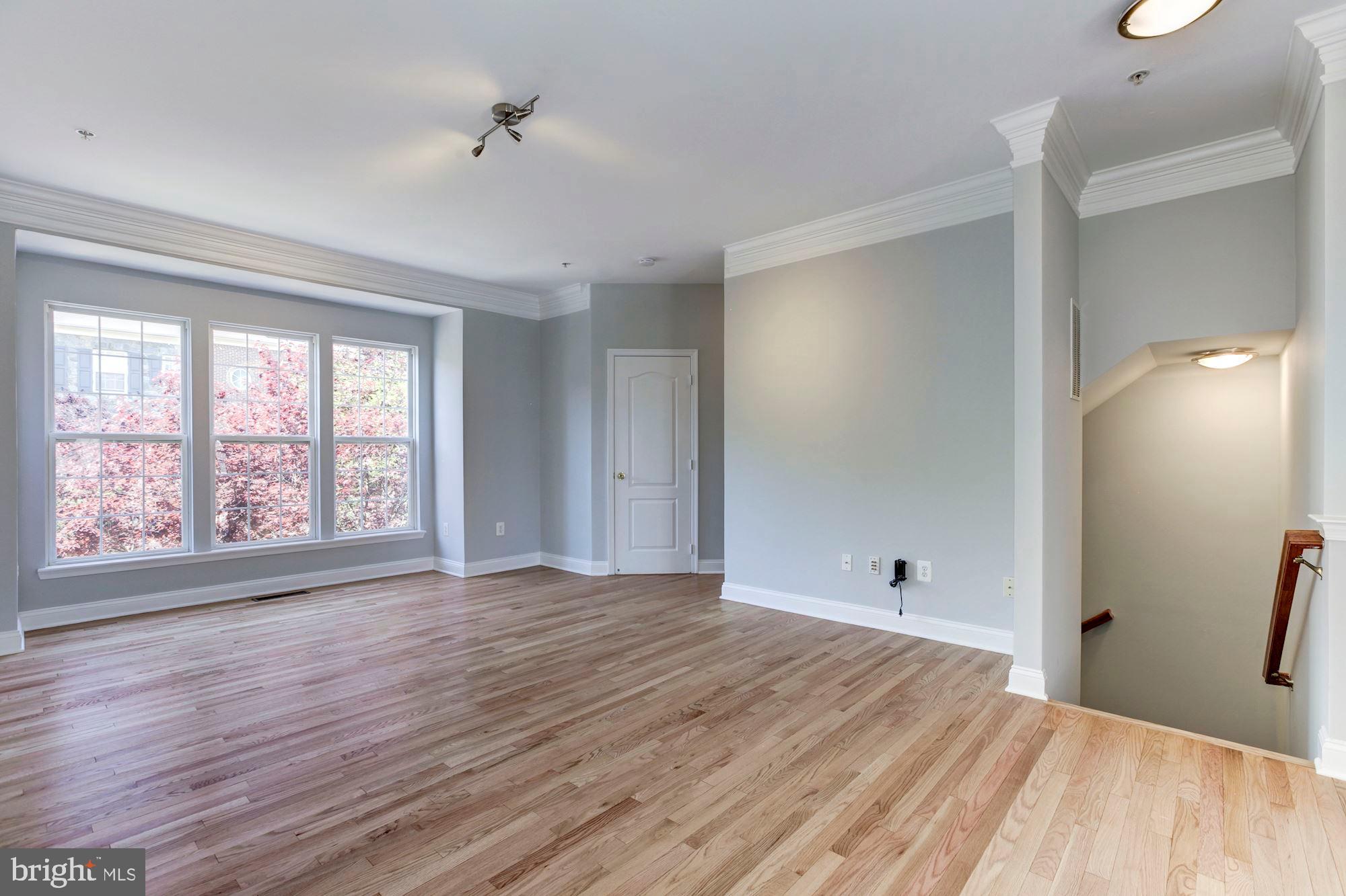 1017 Gaither Road Rockville, MD 20850 - Photo 6 of 35 Living Room
