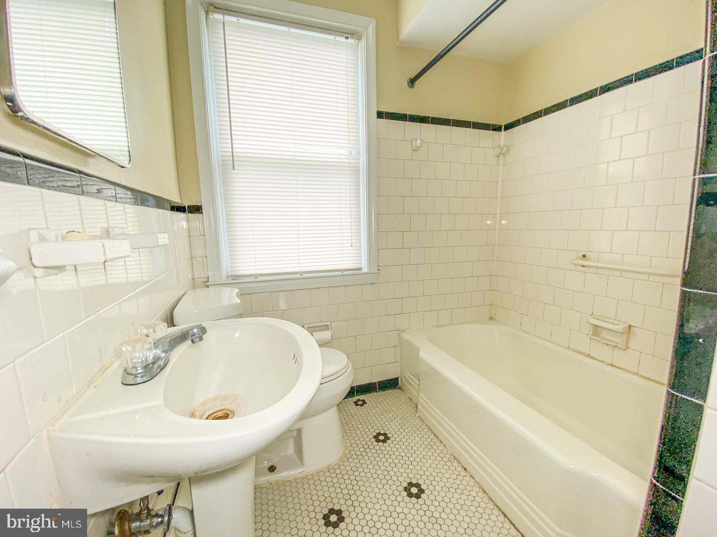 5921 Glenkirk Road Baltimore, MD 21239 - Photo 13 of 22 Gallery Image 13