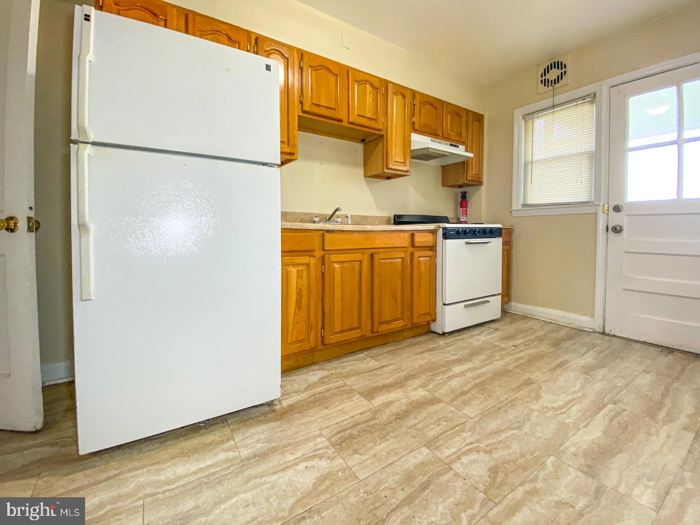 5921 Glenkirk Road Baltimore, MD 21239 - Photo 7 of 22 Gallery Image 7