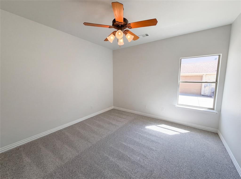 210 Billo Court Weatherford, TX 76087 - Photo 10 of 18