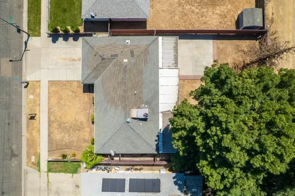 $340,000 | 2501 West Indianapolis Avenue, Fresno, CA 93705