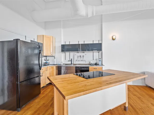 $799,000 | 402 East State Street, Rockford, IL 61104