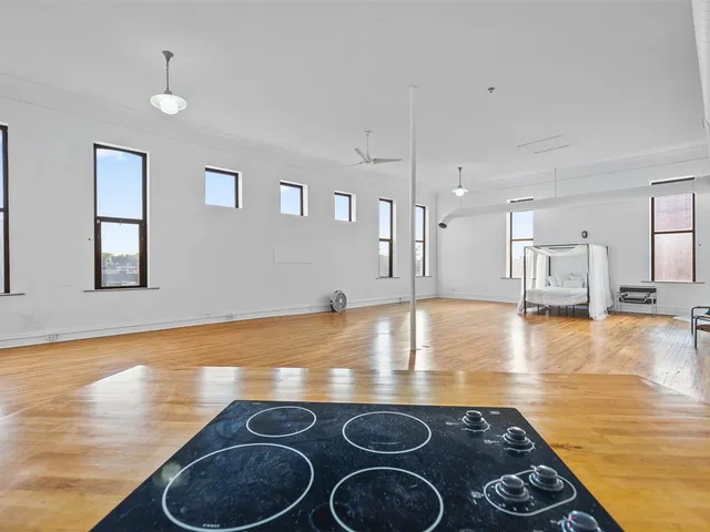 $799,000 | 402 East State Street, Rockford, IL 61104