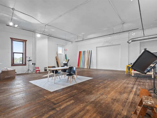 $799,000 | 402 East State Street, Rockford, IL 61104