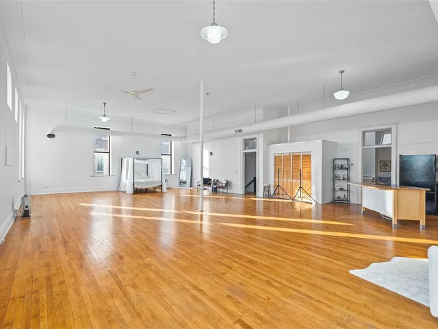 $799,000 | 402 East State Street, Rockford, IL 61104