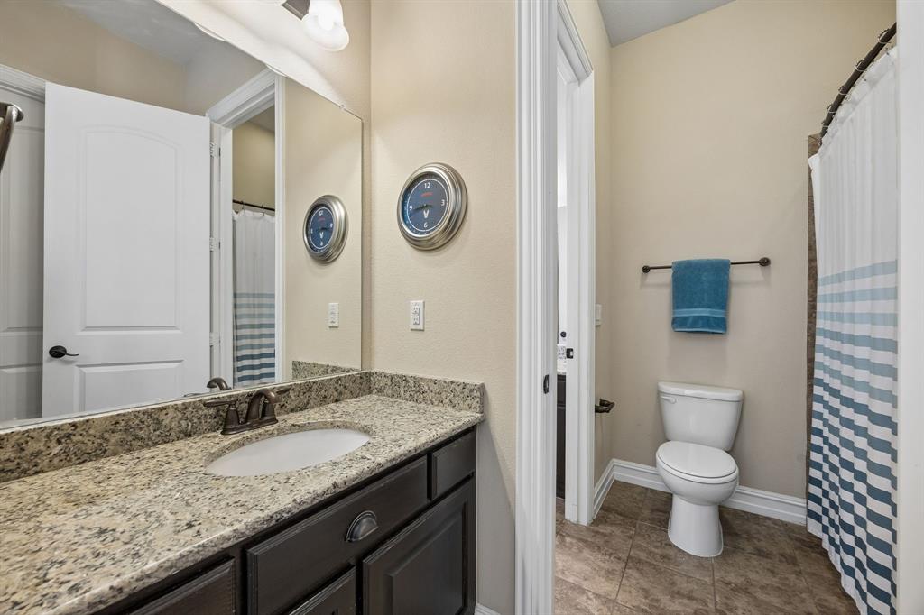 948 Holt Lane Allen, TX 75013 - Photo 23 of 40 Second part of jack and jill bathroom