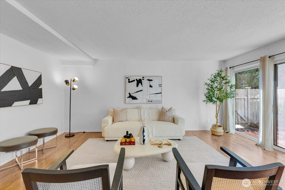 654 West Olympic Place, Unit 101 Seattle, WA 98119 - Photo 12 of 34