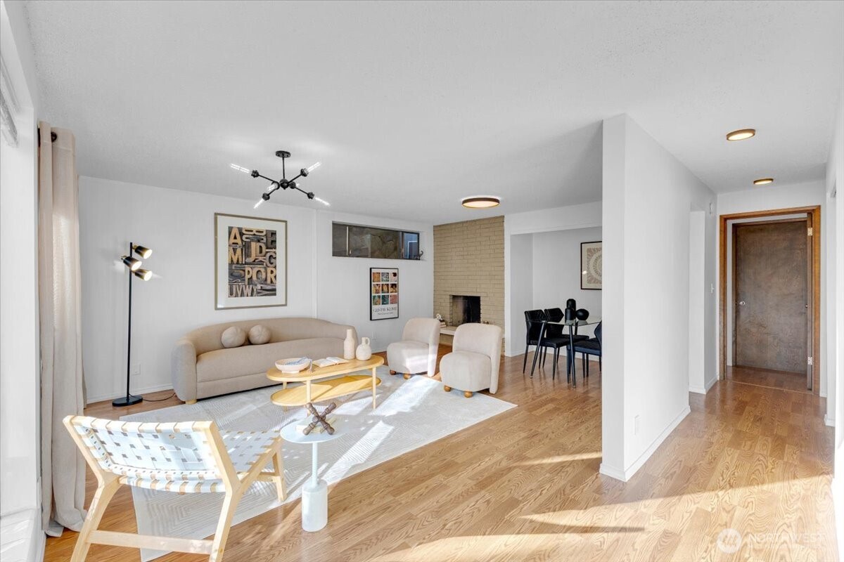 654 West Olympic Place, Unit 101 Seattle, WA 98119 - Photo 17 of 33