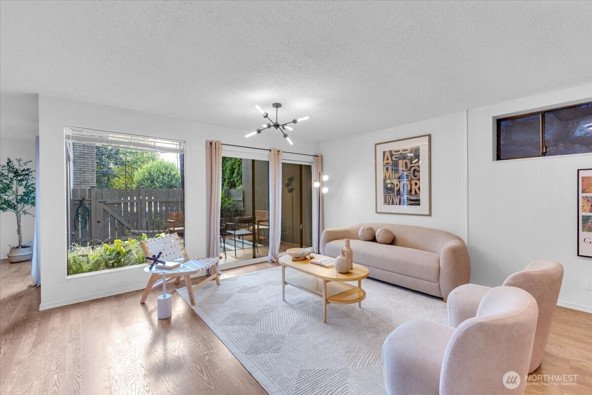 654 West Olympic Place, Unit 101 Seattle, WA 98119 - Photo 23 of 34