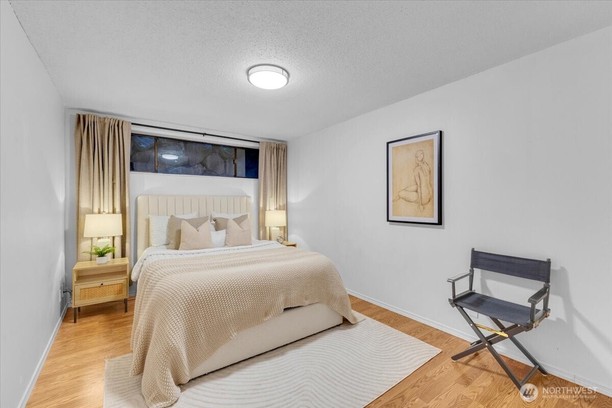 654 West Olympic Place, Unit 101 Seattle, WA 98119 - Photo 28 of 34