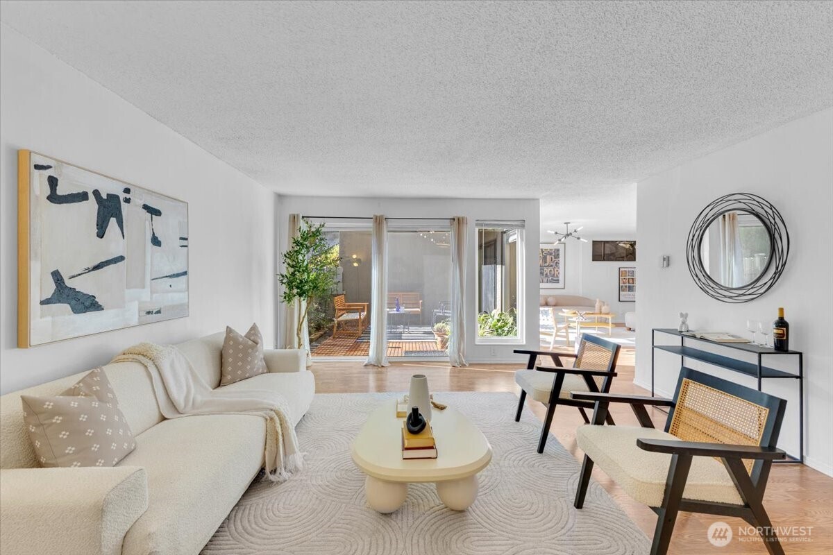 654 West Olympic Place, Unit 101 Seattle, WA 98119 - Photo 6 of 34