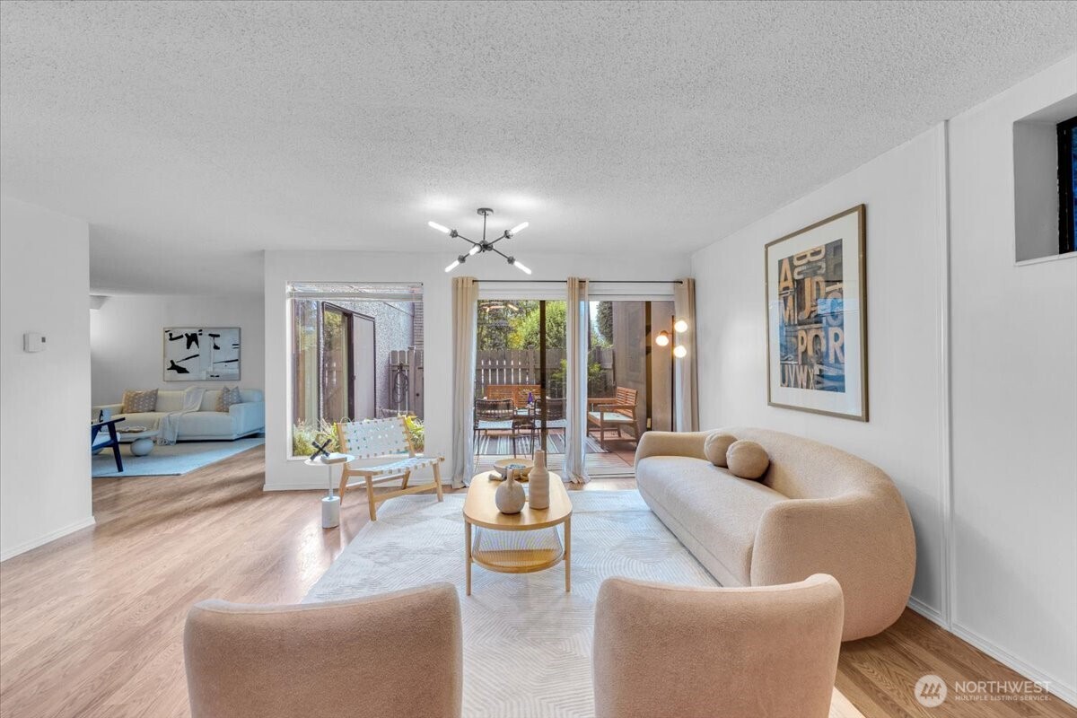 654 West Olympic Place, Unit 101 Seattle, WA 98119 - Photo 7 of 34