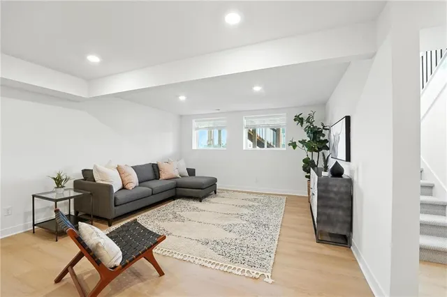 $532,282 | 10523 North Jarboe Street, Kansas City, MO 64155