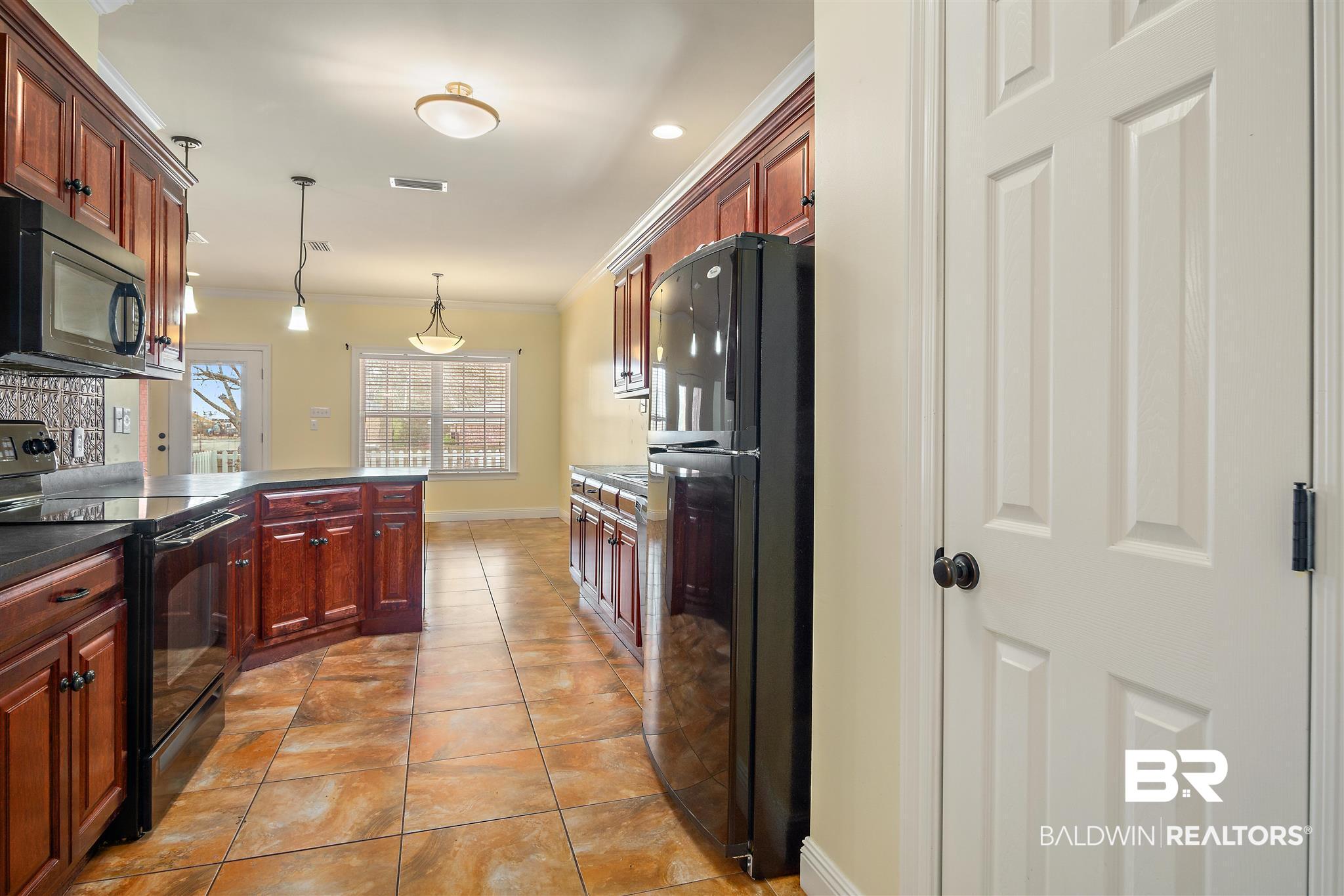 7887 Park Pl Drive South Mobile, AL 36608 - Photo 4 of 10