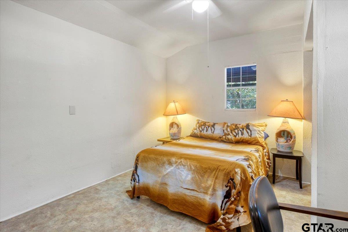 23207 Holly Road Mineola, TX 75773 - Photo 6 of 19