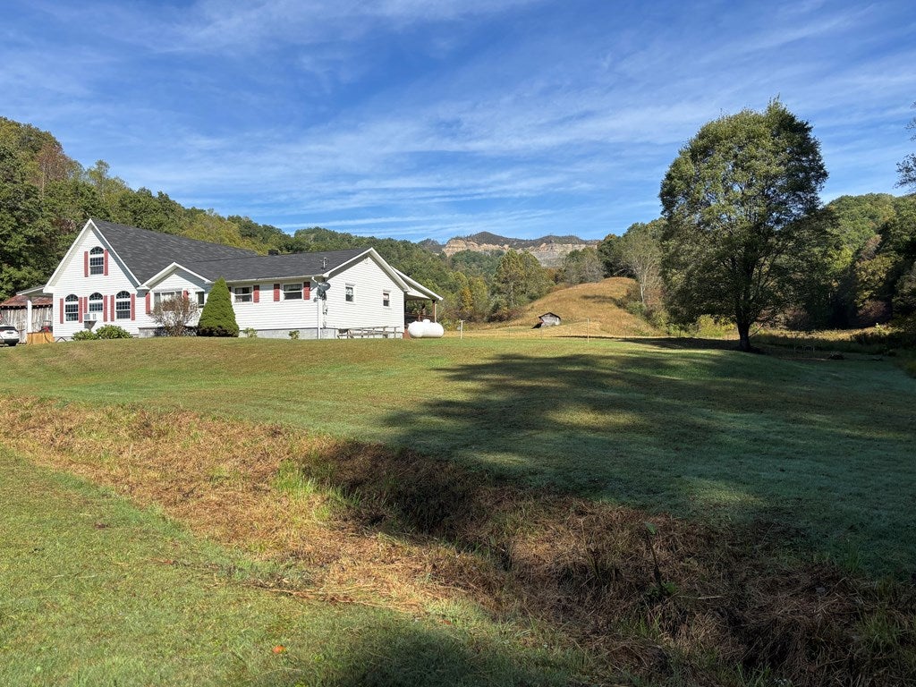 290 Dillon Creek Road Beckley, WV 25801 - Photo 5 of 88 Gallery Image 5