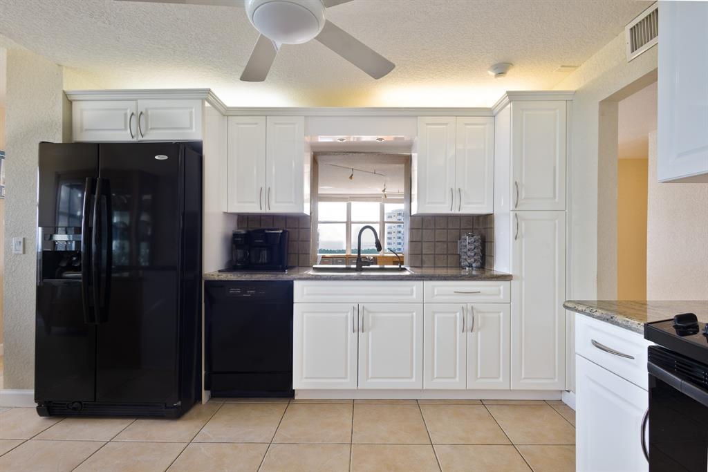 2000 South Ocean Boulevard, Unit 10E Lauderdale-by-the-Sea, FL 33062 - Photo 21 of 86 Kitchen