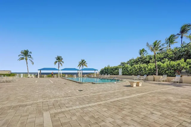 $750,000 | 2000 South Ocean Boulevard, Unit 10E, Lauderdale-by-the-Sea, FL 33062