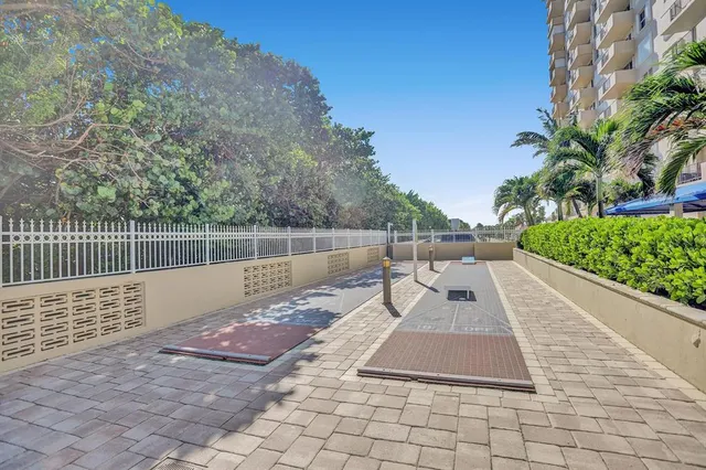 $750,000 | 2000 South Ocean Boulevard, Unit 10E, Lauderdale-by-the-Sea, FL 33062