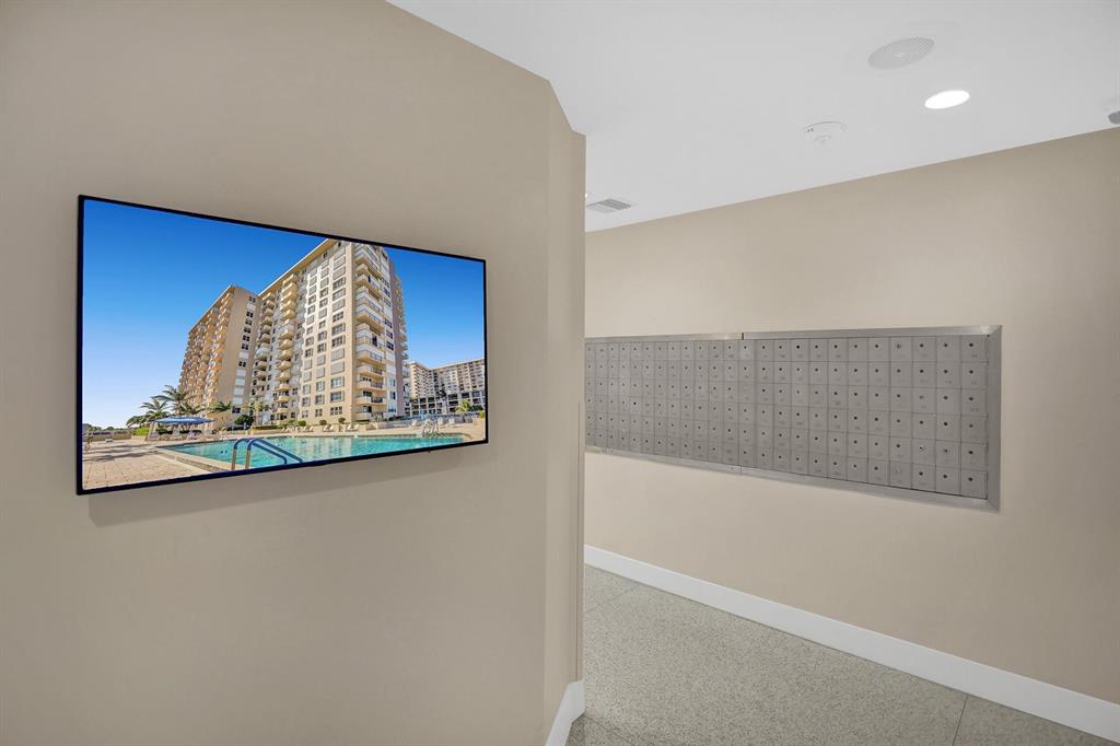 2000 South Ocean Boulevard, Unit 10E Lauderdale-by-the-Sea, FL 33062 - Photo 69 of 86 a view of a small space