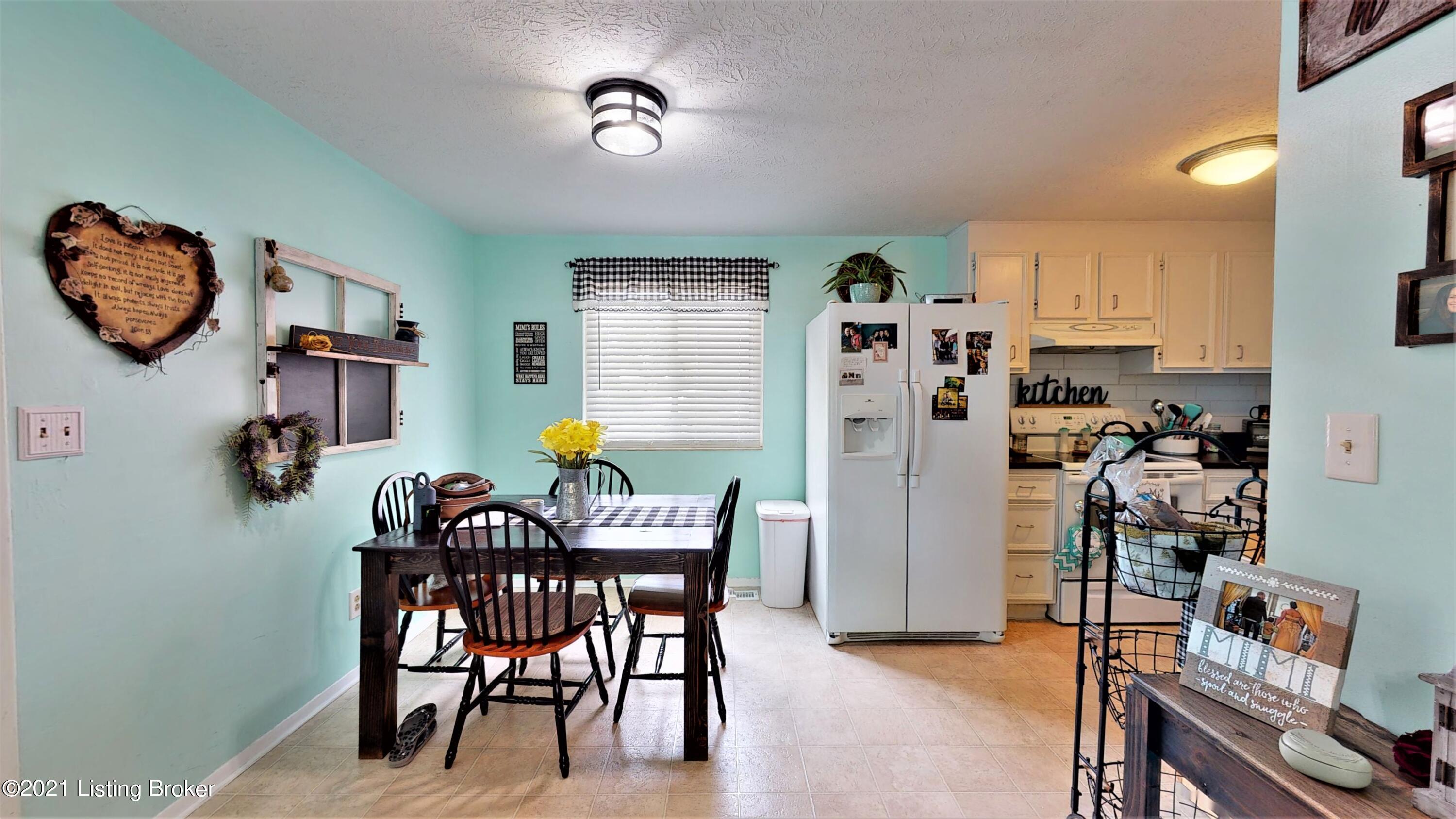 8306 Roseborough Road Louisville, KY 40228 - Photo 5 of 27 Eat In Kitchen