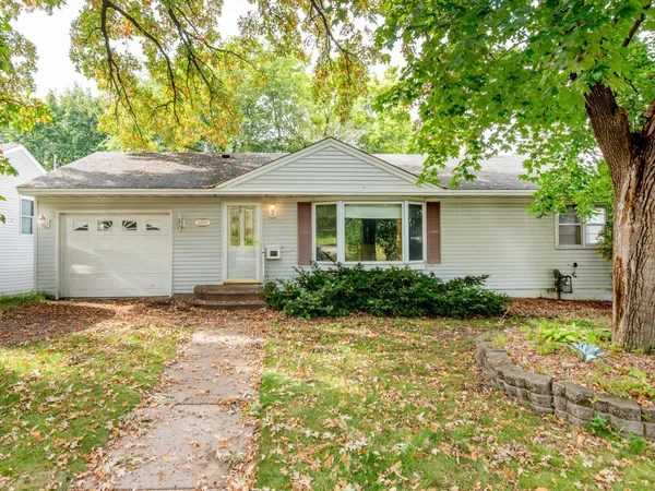 $285,000 | 1359 Sumner Street, St. Paul, MN 55116