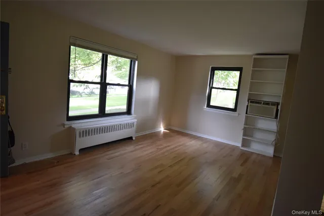 $299,000 | 23 West Mill Drive, Unit 9A, Great Neck, NY 11021