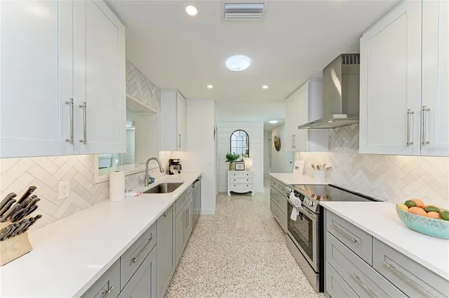 $2,495,000 | 115 Los Cedros Drive, Anna Maria, FL 34216