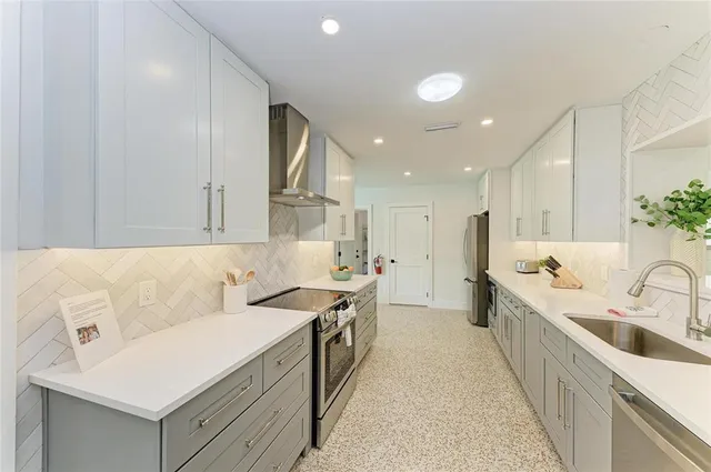 $2,495,000 | 115 Los Cedros Drive, Anna Maria, FL 34216