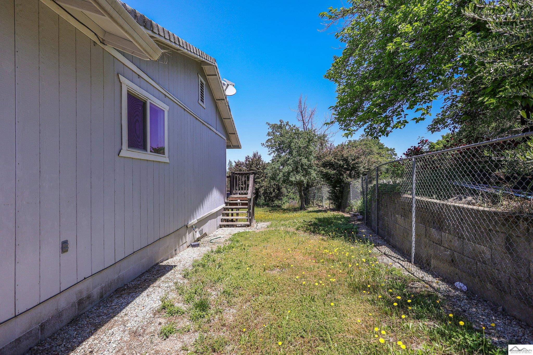 1860 Riviera Drive Redding, CA 96001 - Photo 38 of 46 Gallery Image 38