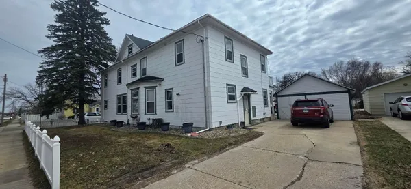 $229,500 | 200 5th Street Southwest, Austin, MN 55912