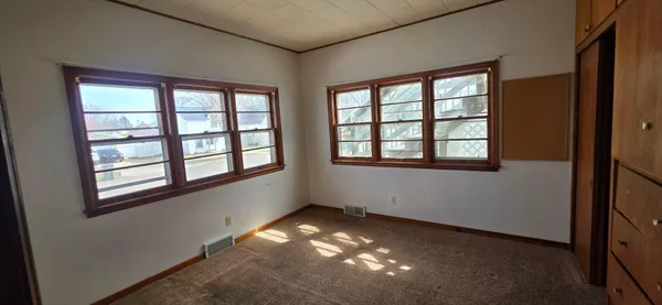 $229,500 | 200 5th Street Southwest, Austin, MN 55912
