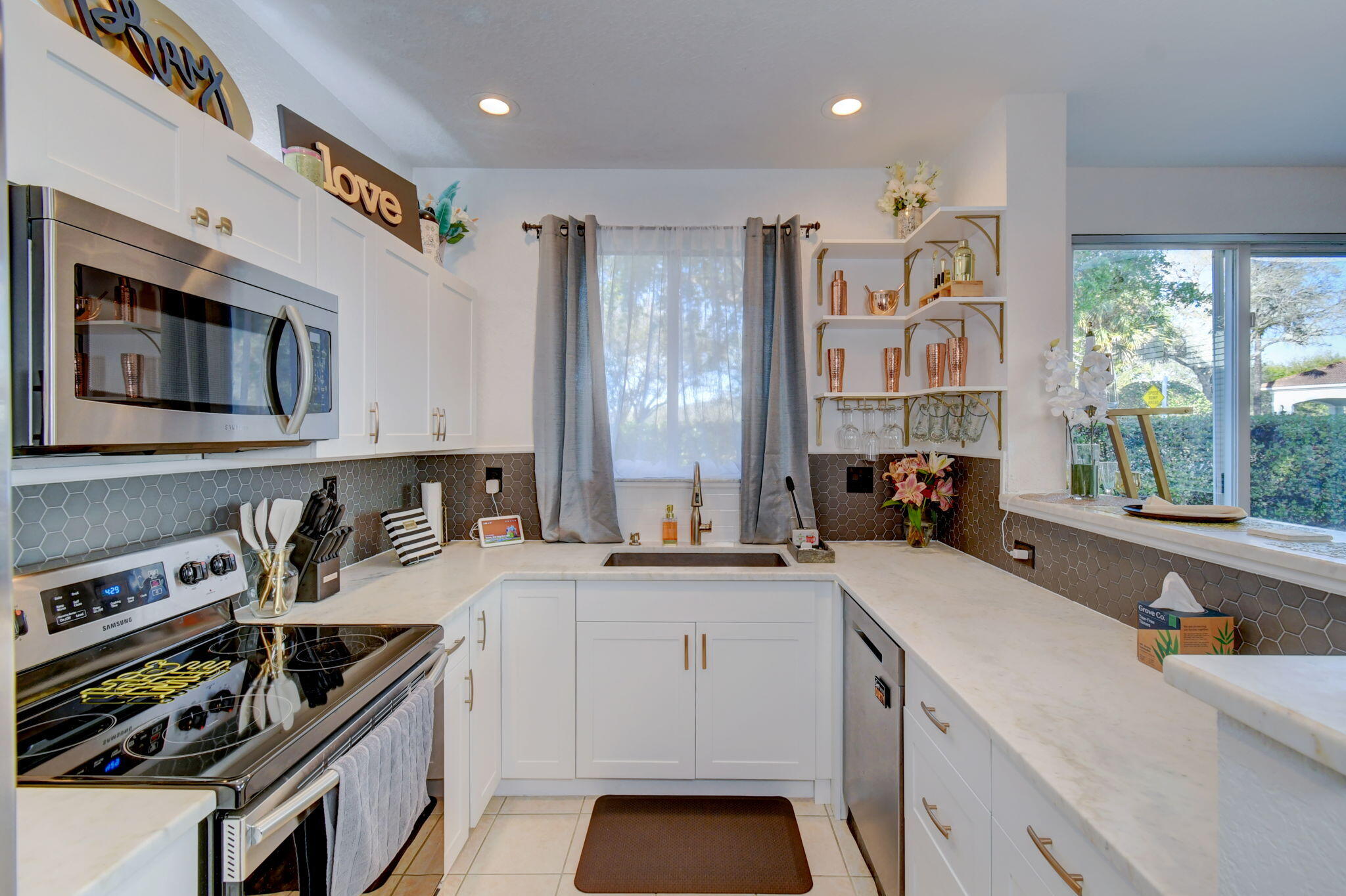 3255 Laurel Ridge Circle Riviera Beach, FL 33404 - Photo 10 of 25 16-web-or-mls-750_1524_5_6_7_8