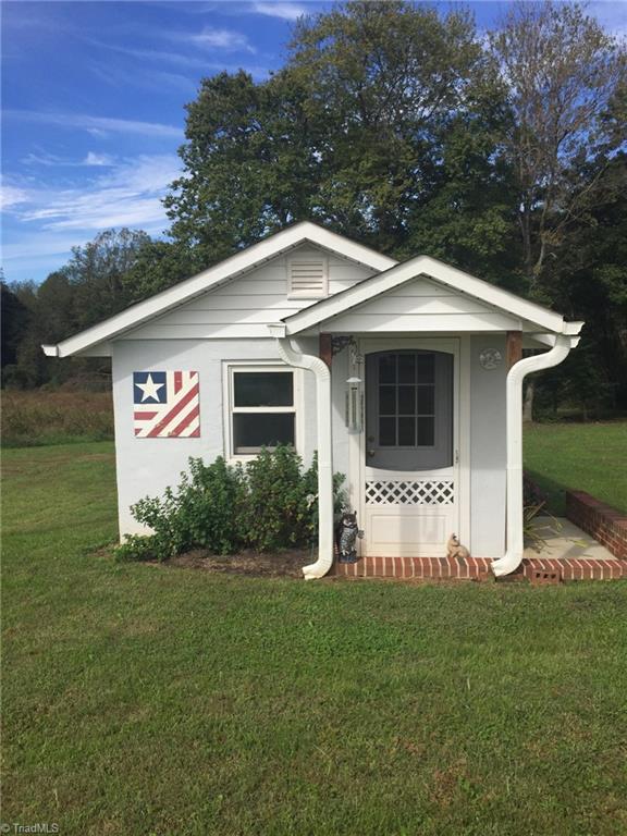 712 Union Cross Road Dobson, NC 27017 - Photo 3 of 21 Gallery Image 3