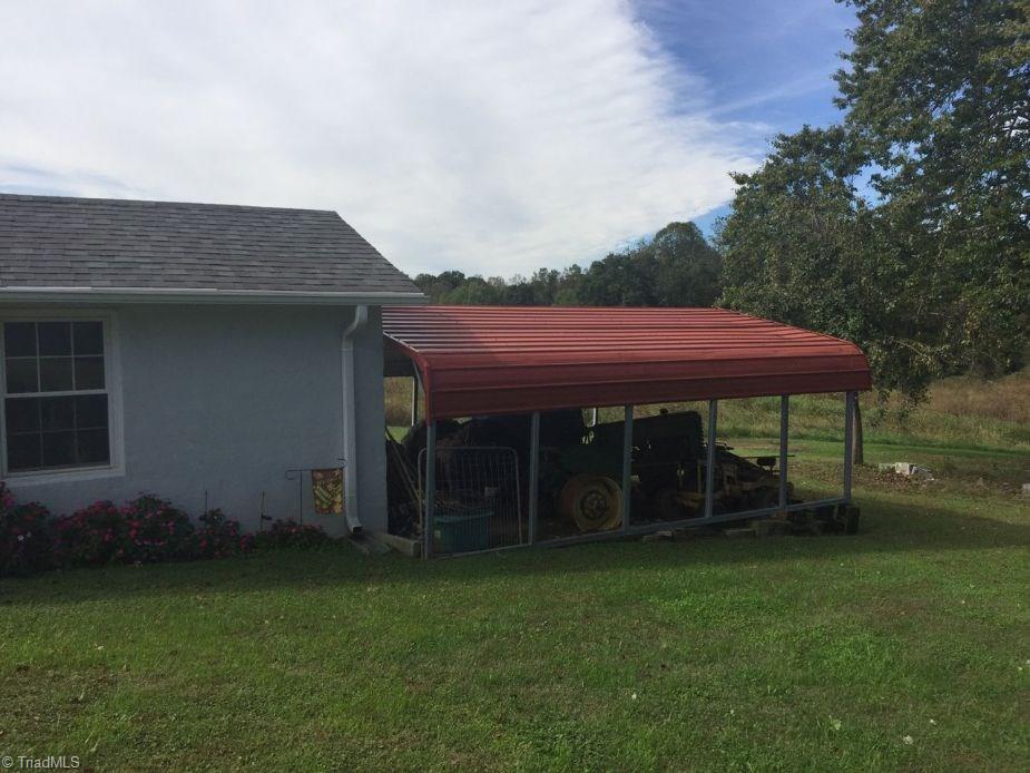 712 Union Cross Road Dobson, NC 27017 - Photo 5 of 21 Gallery Image 5