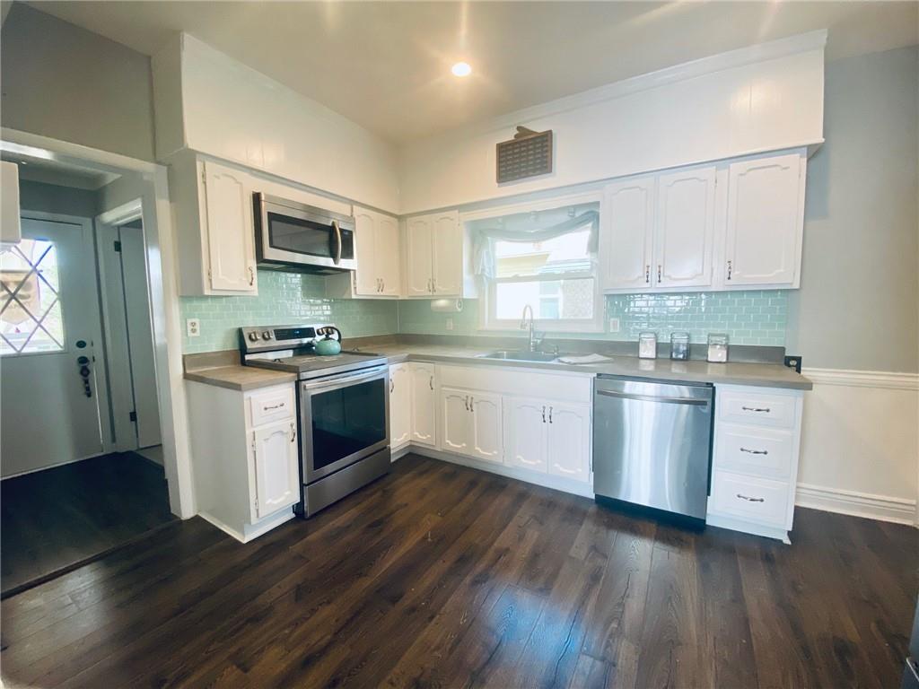 1621 Pulaski Road New Castle, PA 16105 - Photo 4 of 21