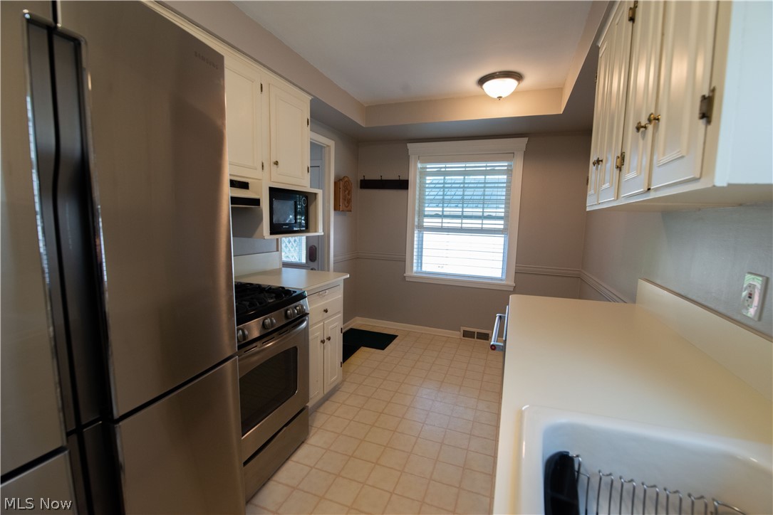 1790 Empire Road Wickliffe, OH 44092 - Photo 16 of 27 kitchen