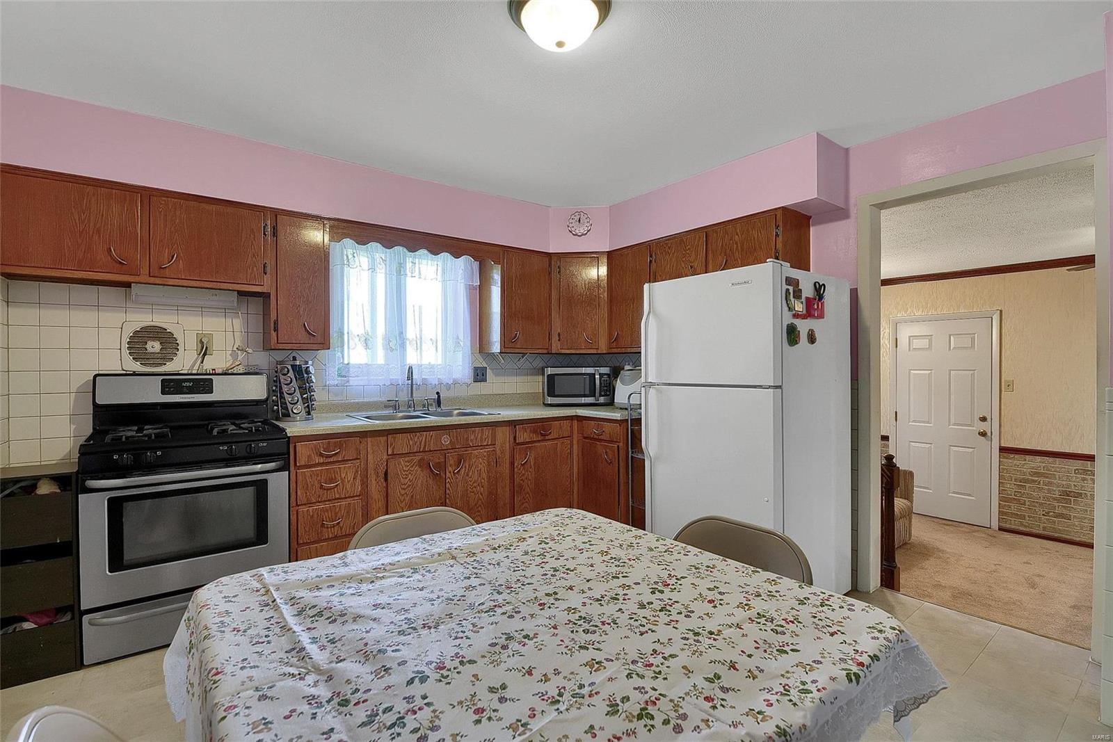 9860 MacKenzie Road St. Louis, MO 63123 - Photo 11 of 27