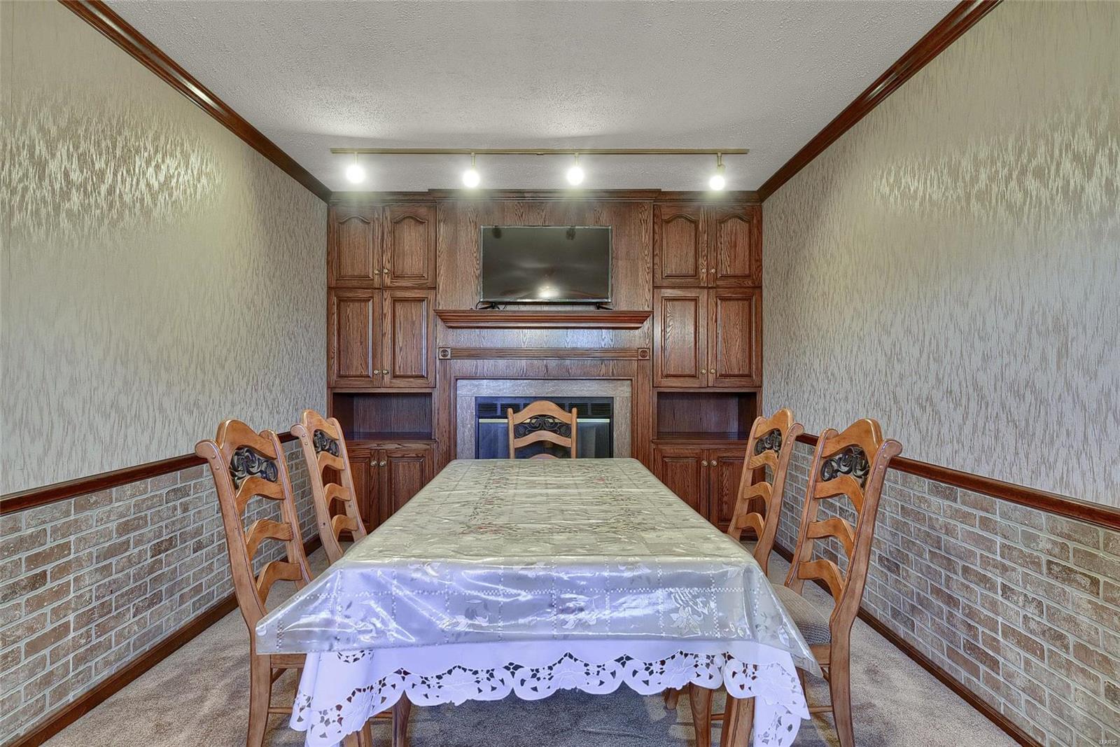 9860 MacKenzie Road St. Louis, MO 63123 - Photo 13 of 27
