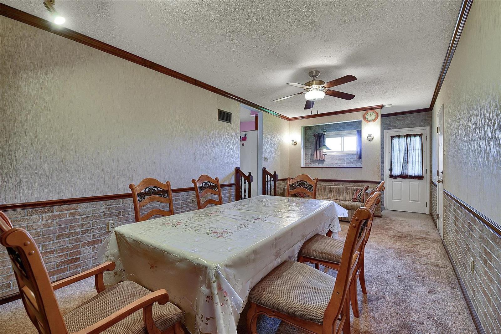 9860 MacKenzie Road St. Louis, MO 63123 - Photo 14 of 27