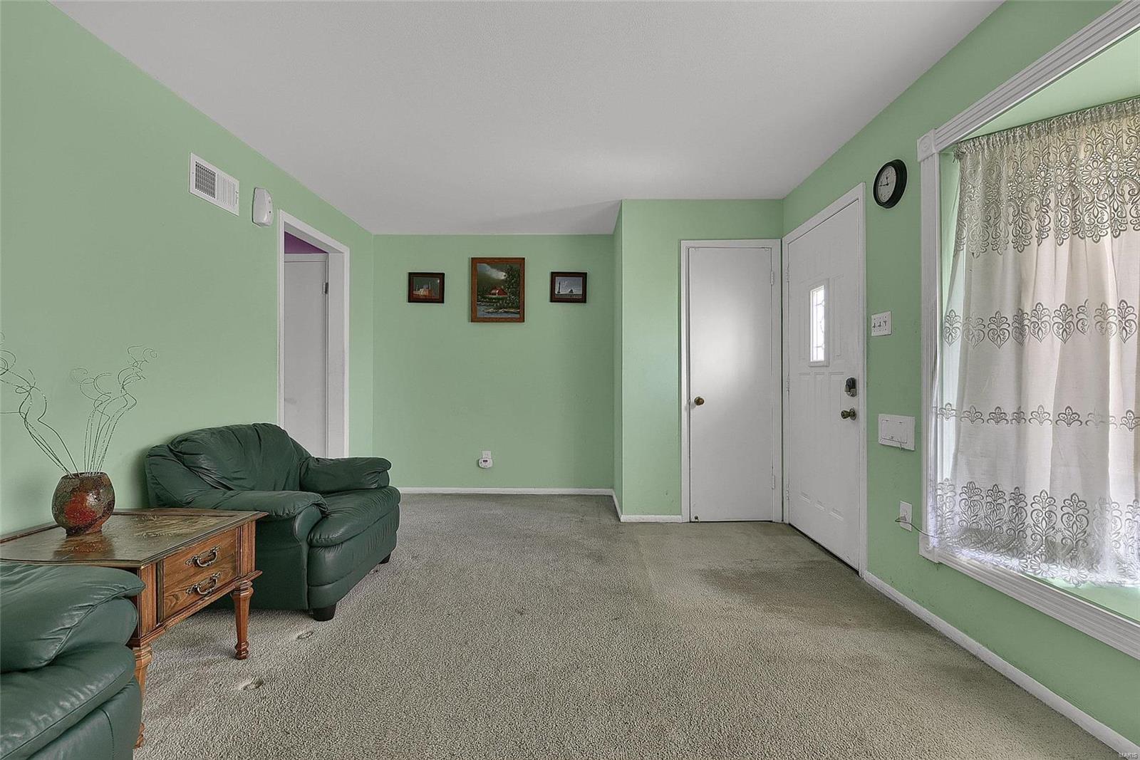 9860 MacKenzie Road St. Louis, MO 63123 - Photo 3 of 27