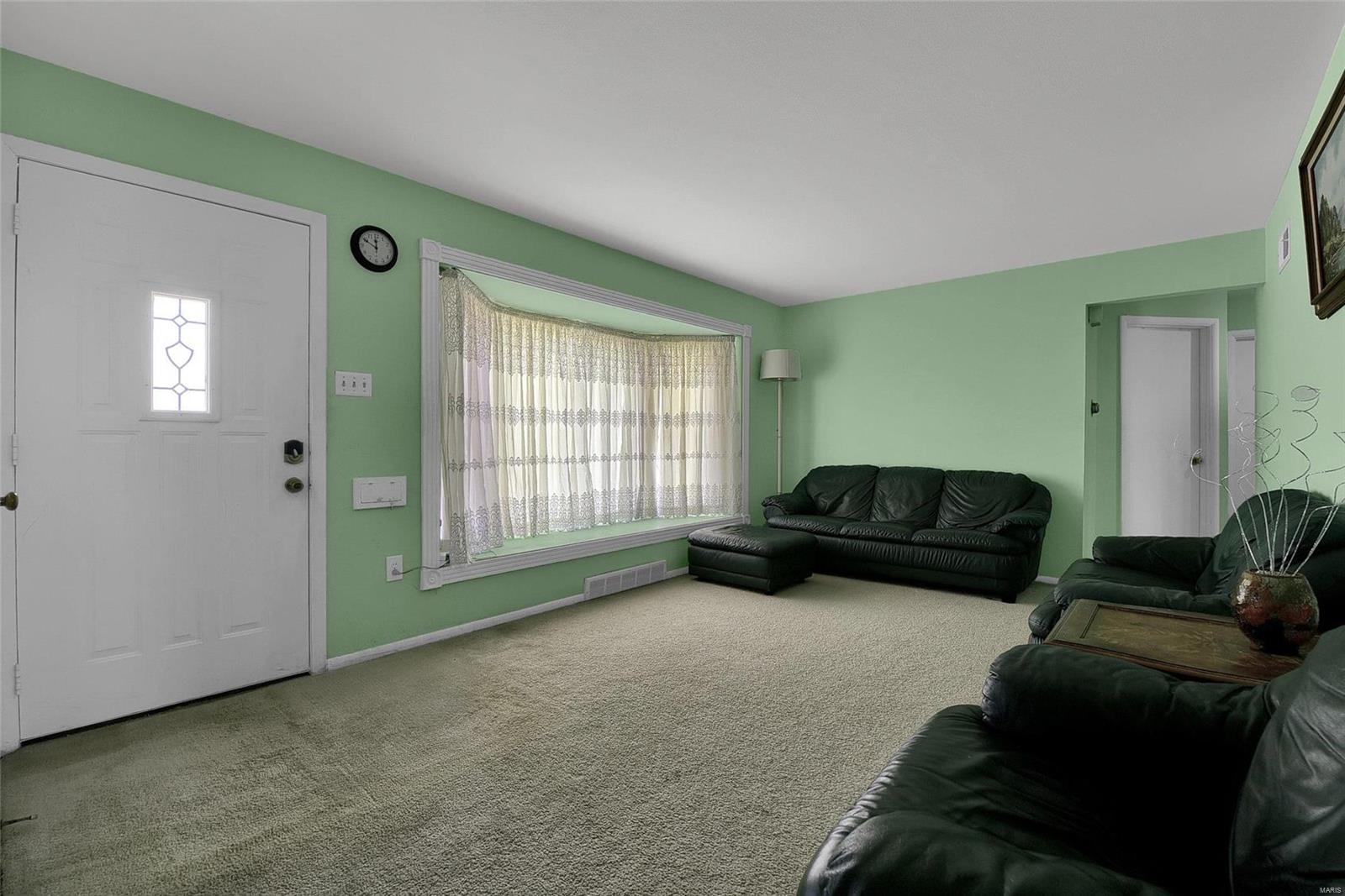 9860 MacKenzie Road St. Louis, MO 63123 - Photo 5 of 27
