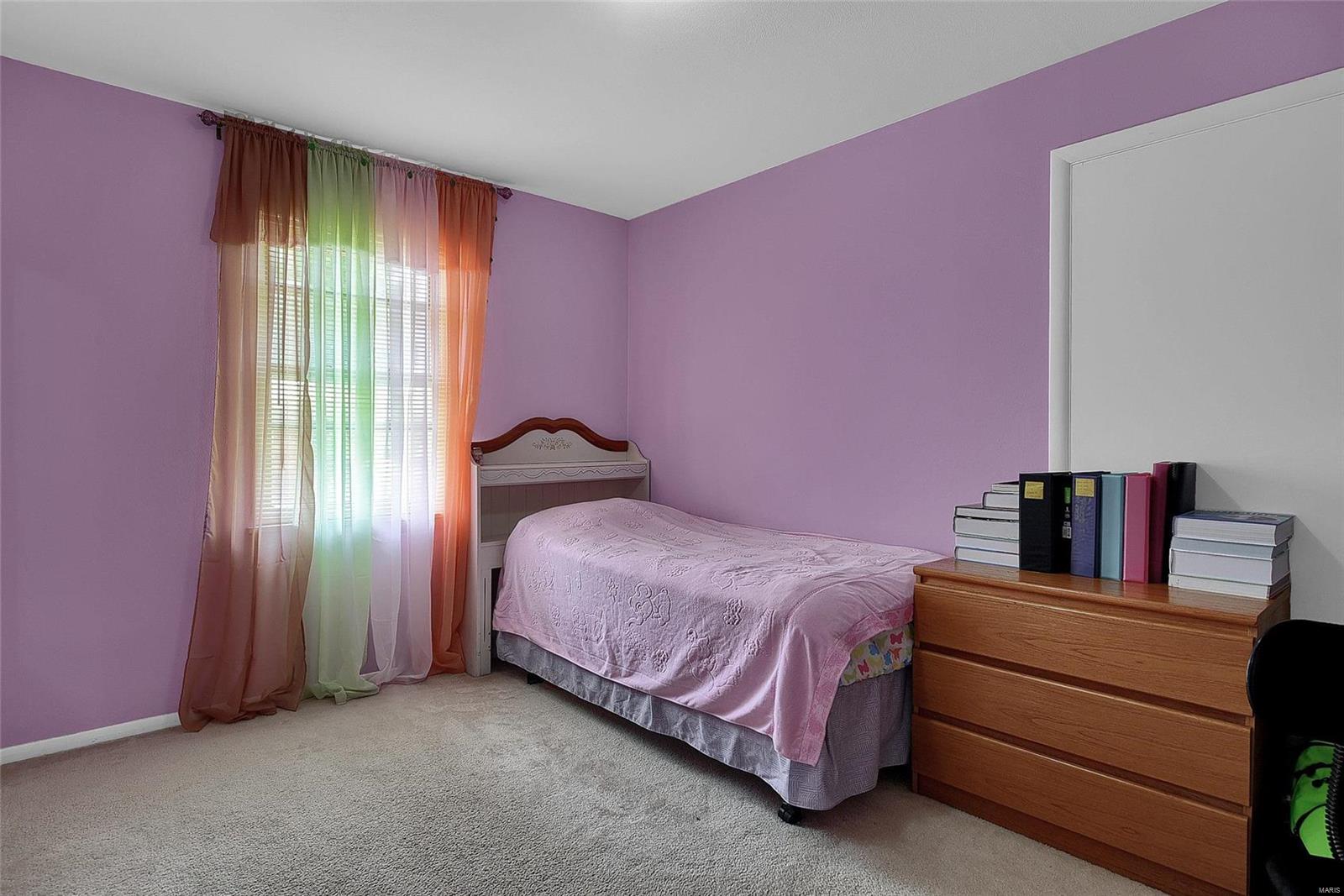 9860 MacKenzie Road St. Louis, MO 63123 - Photo 10 of 27