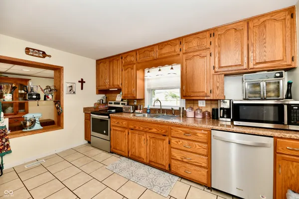 $250,000 | 4020 South Lynhurst Drive, Indianapolis, IN 46221